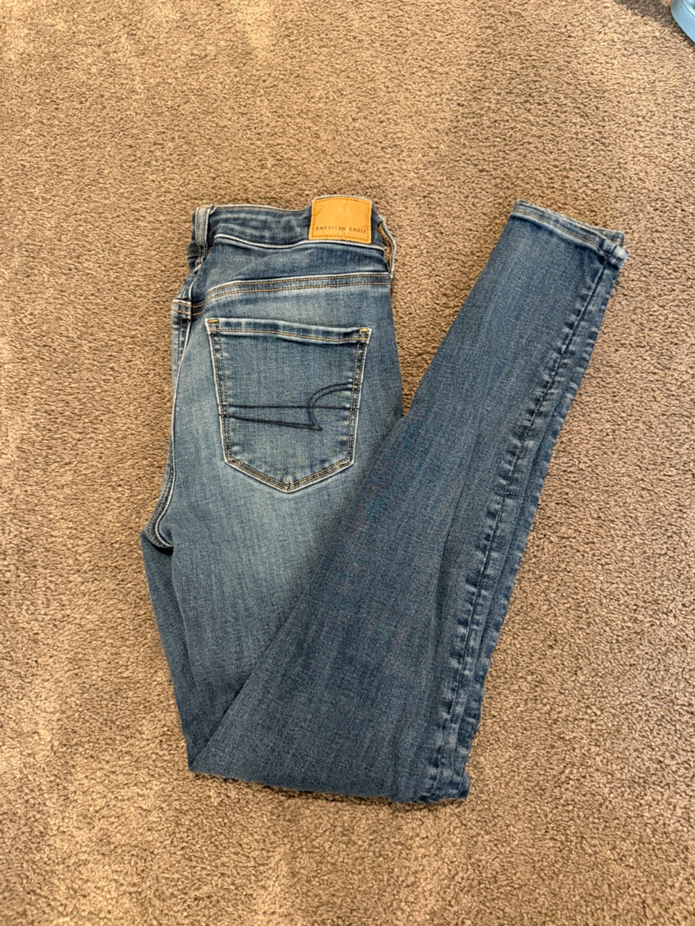 American Eagle Outfitters Medium Wash Skinny Jeans